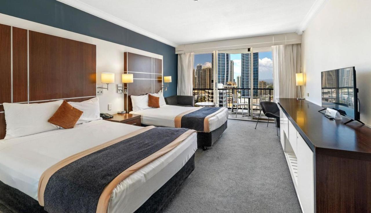 On 22 View Avenue, Surfers Paradise * Gold Coast