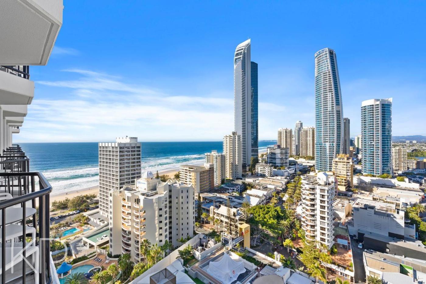 On 22 View Avenue, Surfers Paradise * Gold Coast